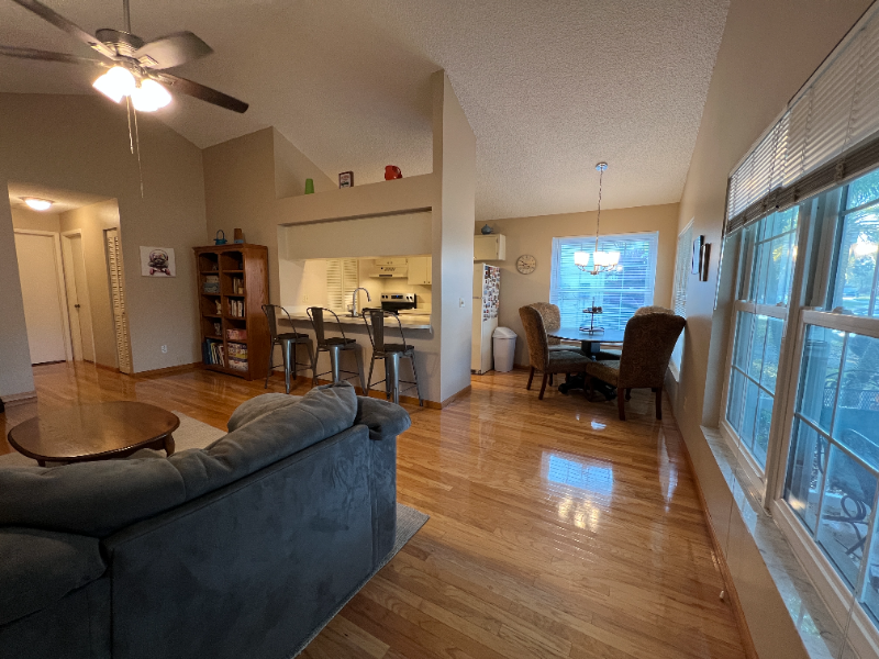 626 Bellingham Pl - Photo 4 of 13