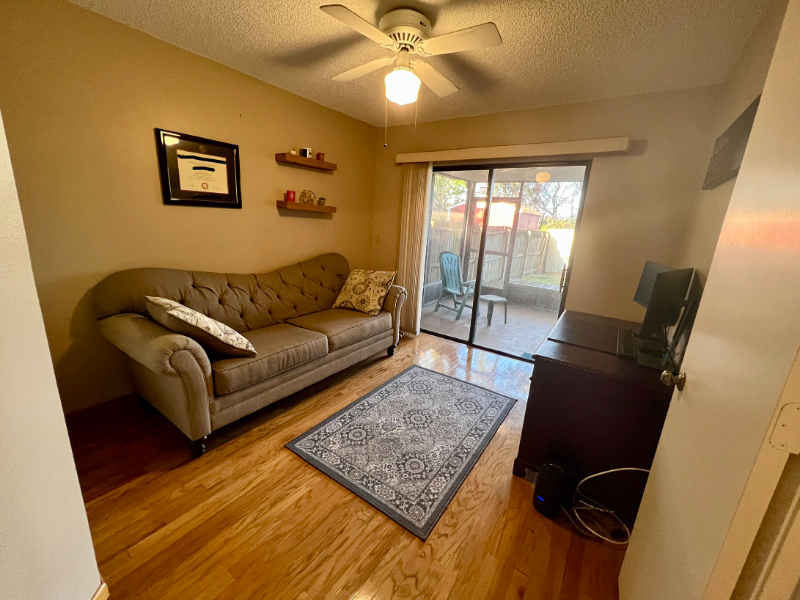 626 Bellingham Pl - Photo 6 of 13