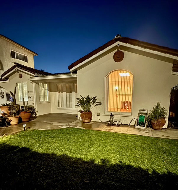 2620 Graham Ave - Photo 2 of 22