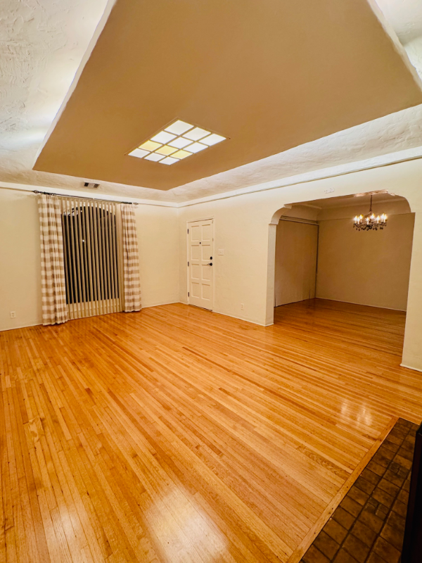 2620 Graham Ave - Photo 7 of 22