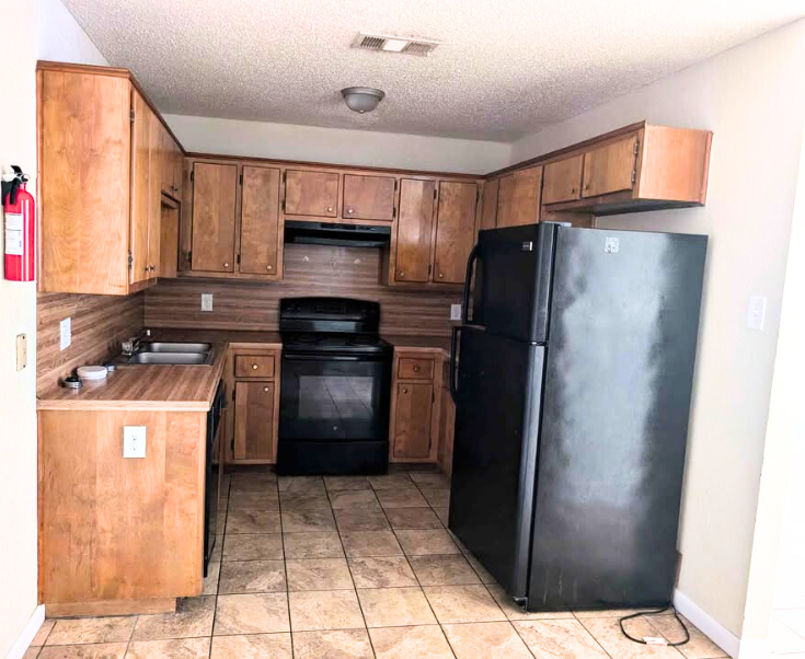 102 E Truman Ave #A - Photo 2 of 7