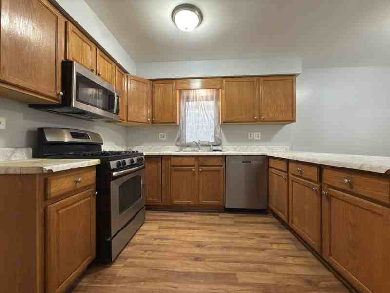 6812 S East End Ave #3 - Photo 2 of 18