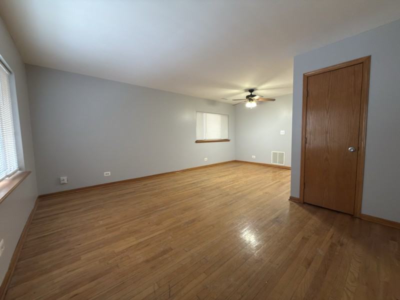 6812 S East End Ave #3 - Photo 3 of 18