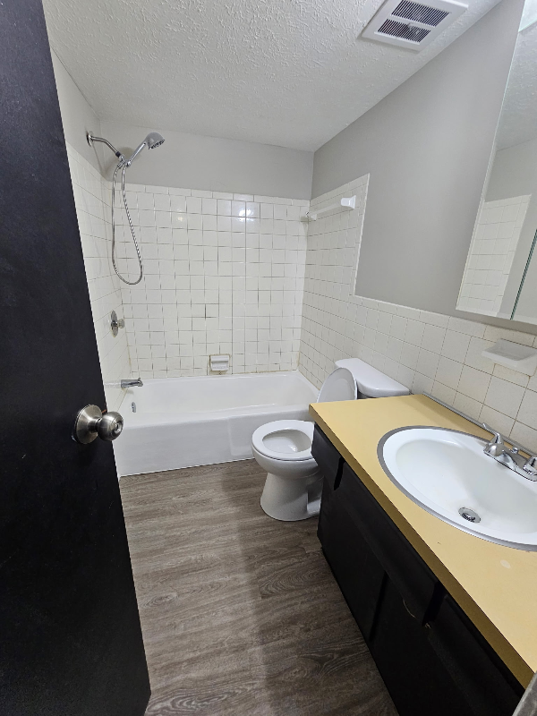 1400 Yale Ave Nw #8 - Photo 4 of 5