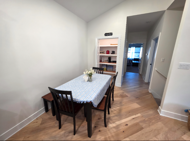 714 Ringgold St - Photo 4 of 13