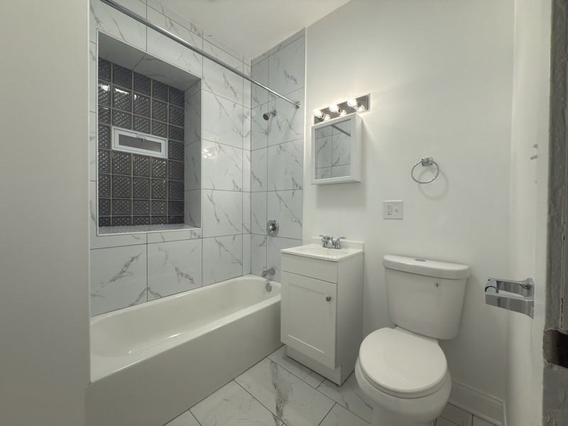 4617 S Calumet Ave #1 - Photo 2 of 16