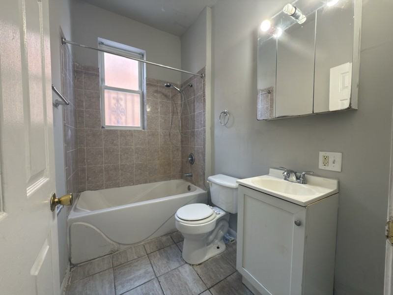 5116 S Prairie Ave #1 - Photo 4 of 13