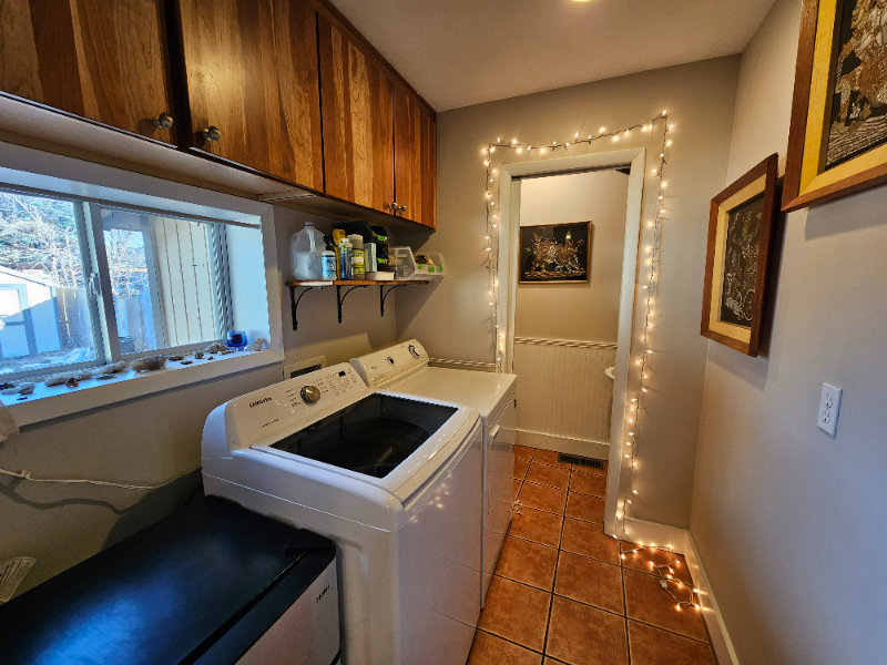 880 35th St #A - Photo 7 of 17