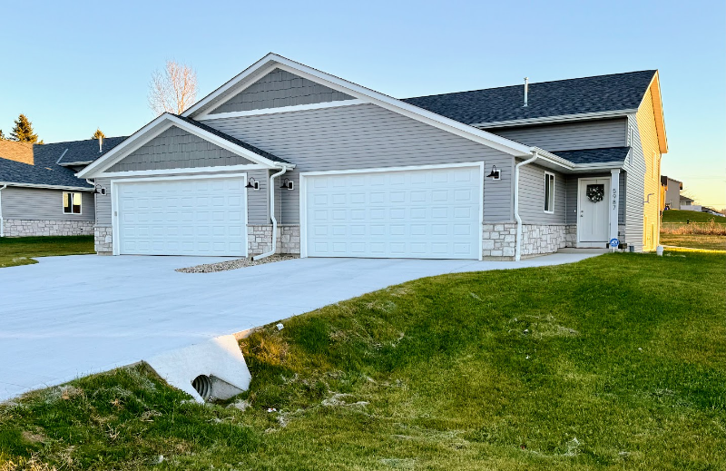 5989 Hanson Ct - Photo 2 of 20