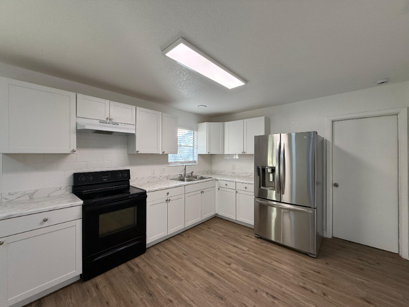 5522 Crystal Valley St - Photo 4 of 18