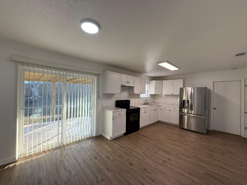 5522 Crystal Valley St - Photo 5 of 18