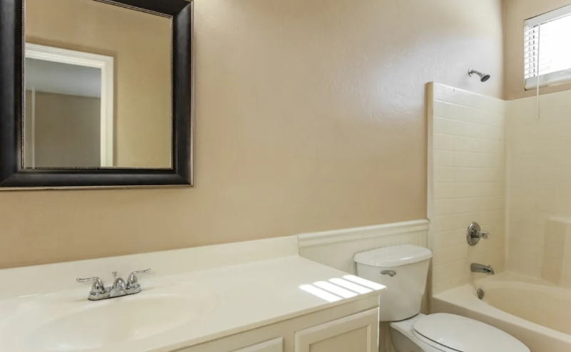 2438 E Mobile Ln - Photo 4 of 6