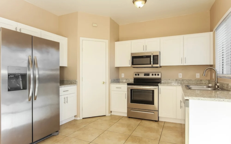 2438 E Mobile Ln - Photo 6 of 6