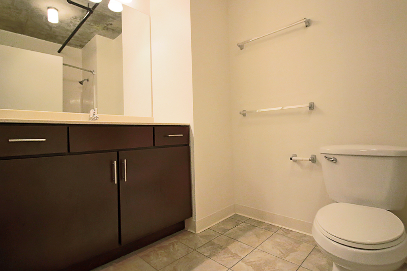 894 S Clark St - Photo 3 of 7