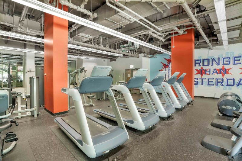 894 S Clark St - Photo 5 of 7