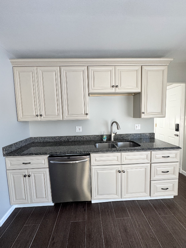 1490 Highland Blvd - Photo 2 of 19