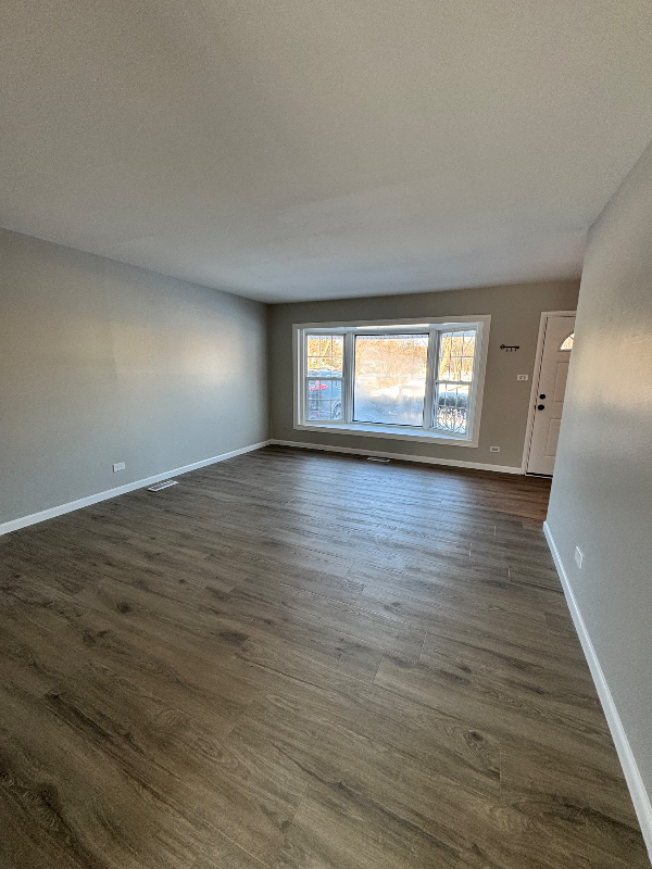 1490 Highland Blvd - Photo 6 of 19