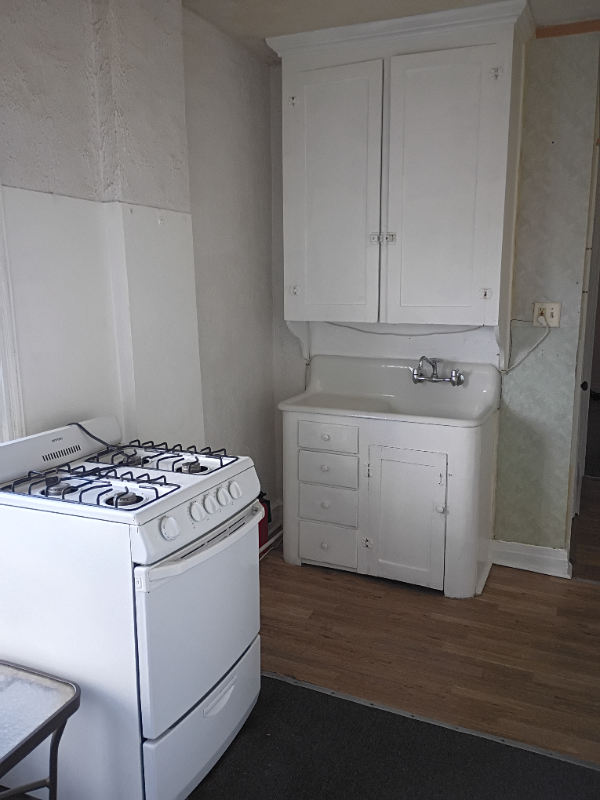 230 S 6th St #6 - Photo 3 of 5