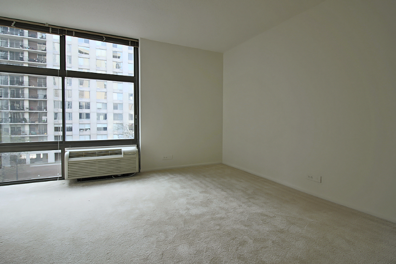 1202 N Stone St #904 - Photo 4 of 15