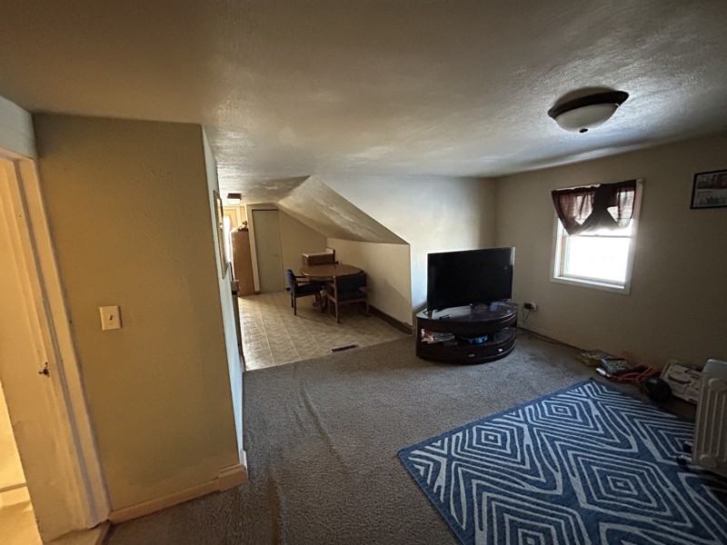 1897 1/2 E Newberry St - Photo 3 of 25