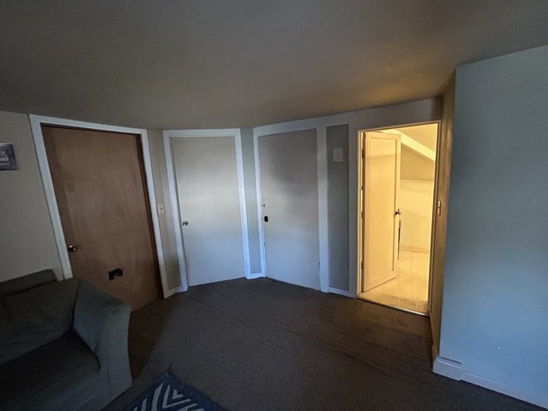 1897 1/2 E Newberry St - Photo 5 of 25