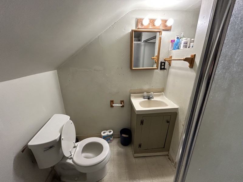 1897 1/2 E Newberry St - Photo 6 of 25