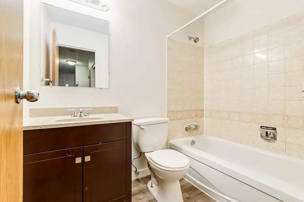 Cambridge Court - Photo 7 of 28