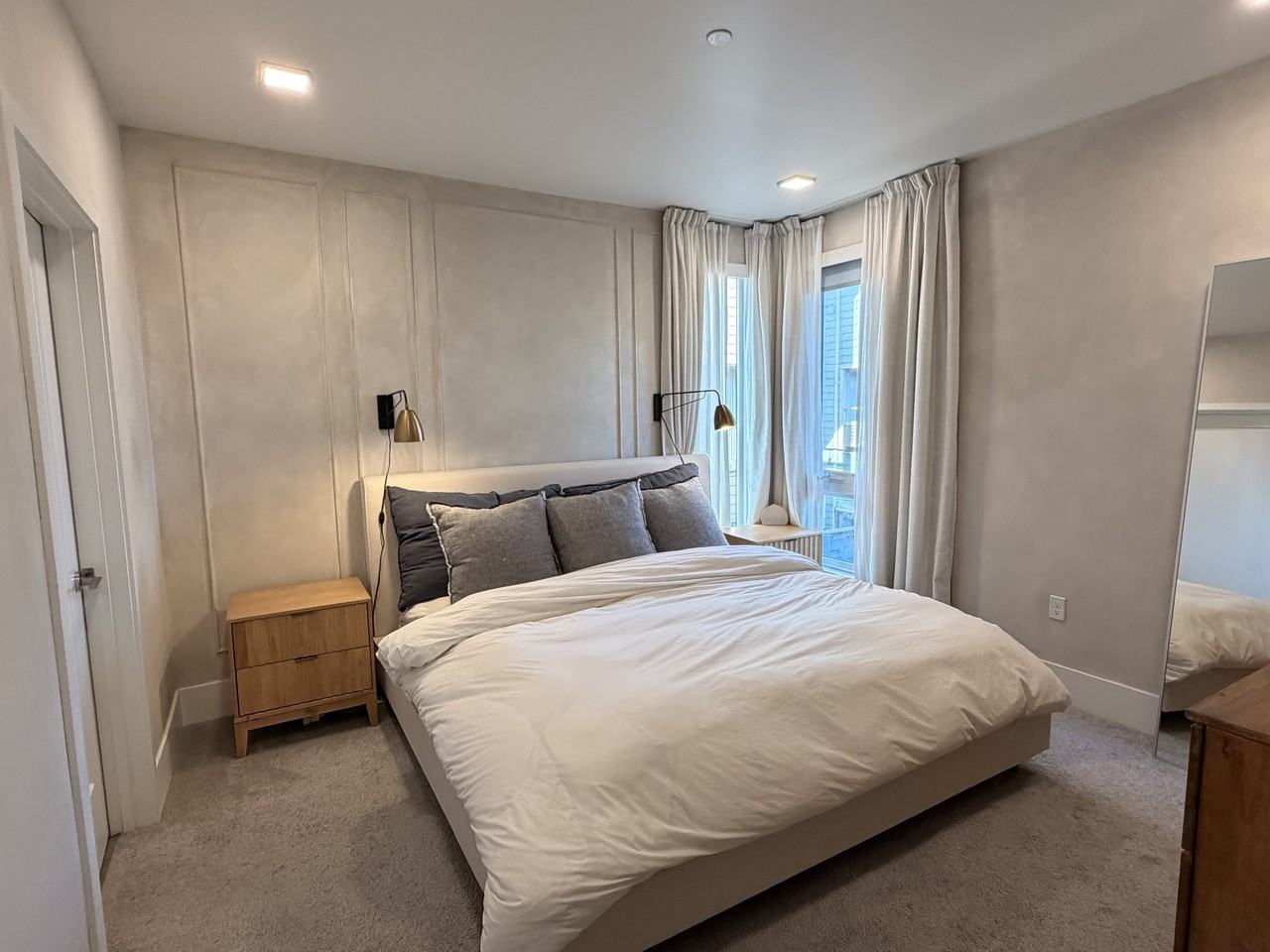 3253 Hollis St #A - Photo 5 of 16