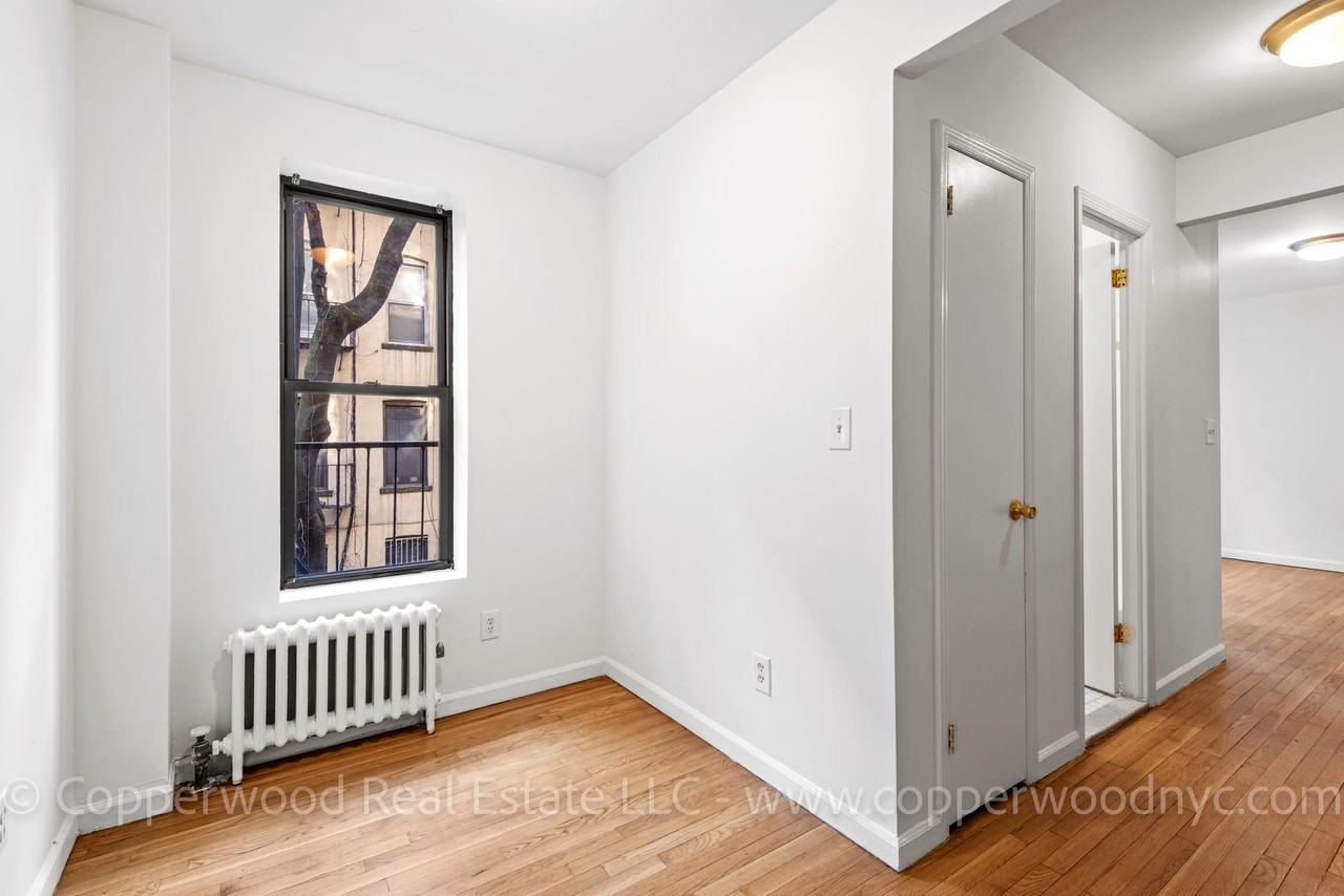 402 East 78th St - Photo 3 of 12