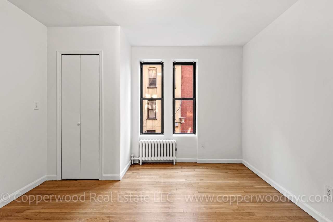 402 East 78th St - Photo 5 of 12