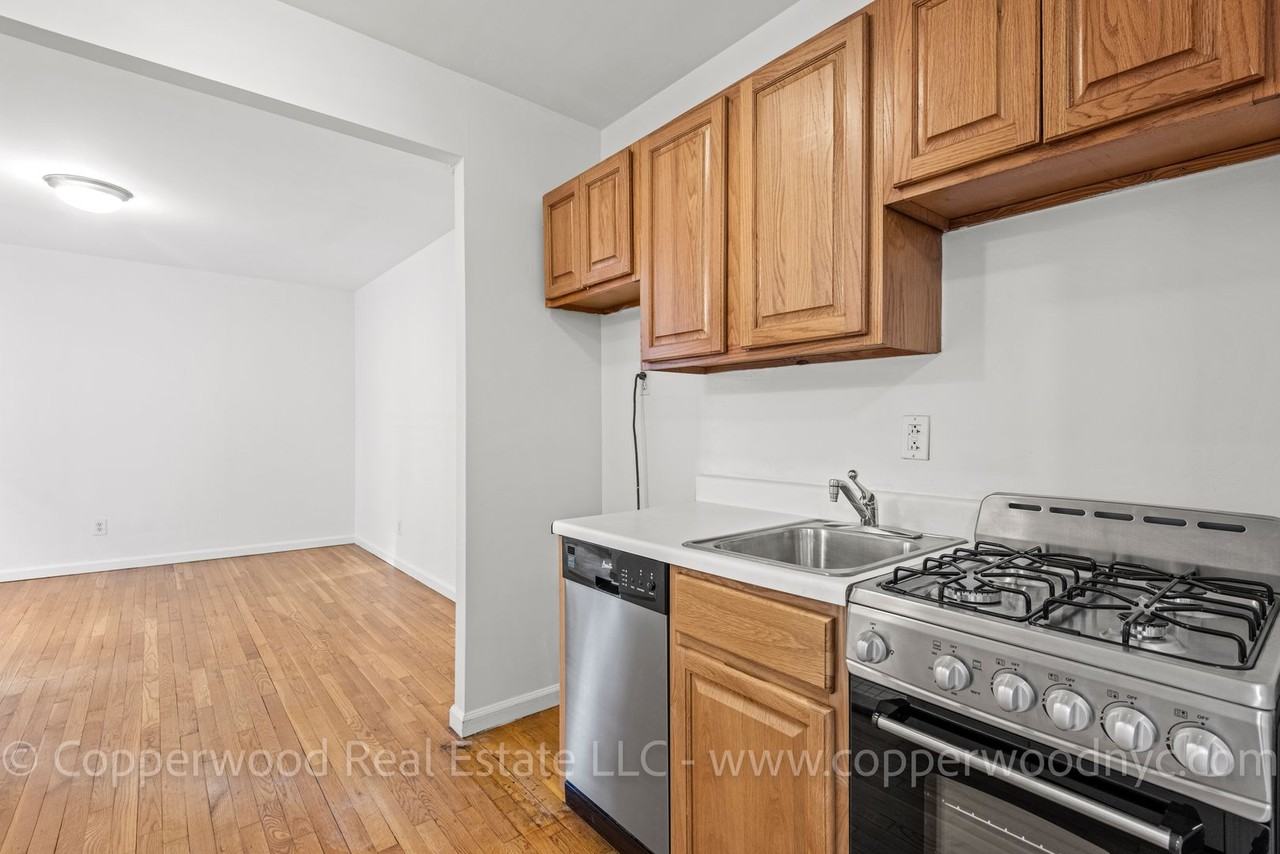 402 East 78th St - Photo 6 of 12