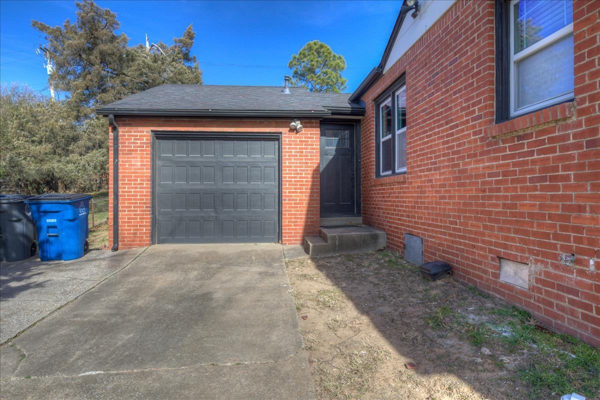 1223 E 31st St #1 - Photo 4 of 25