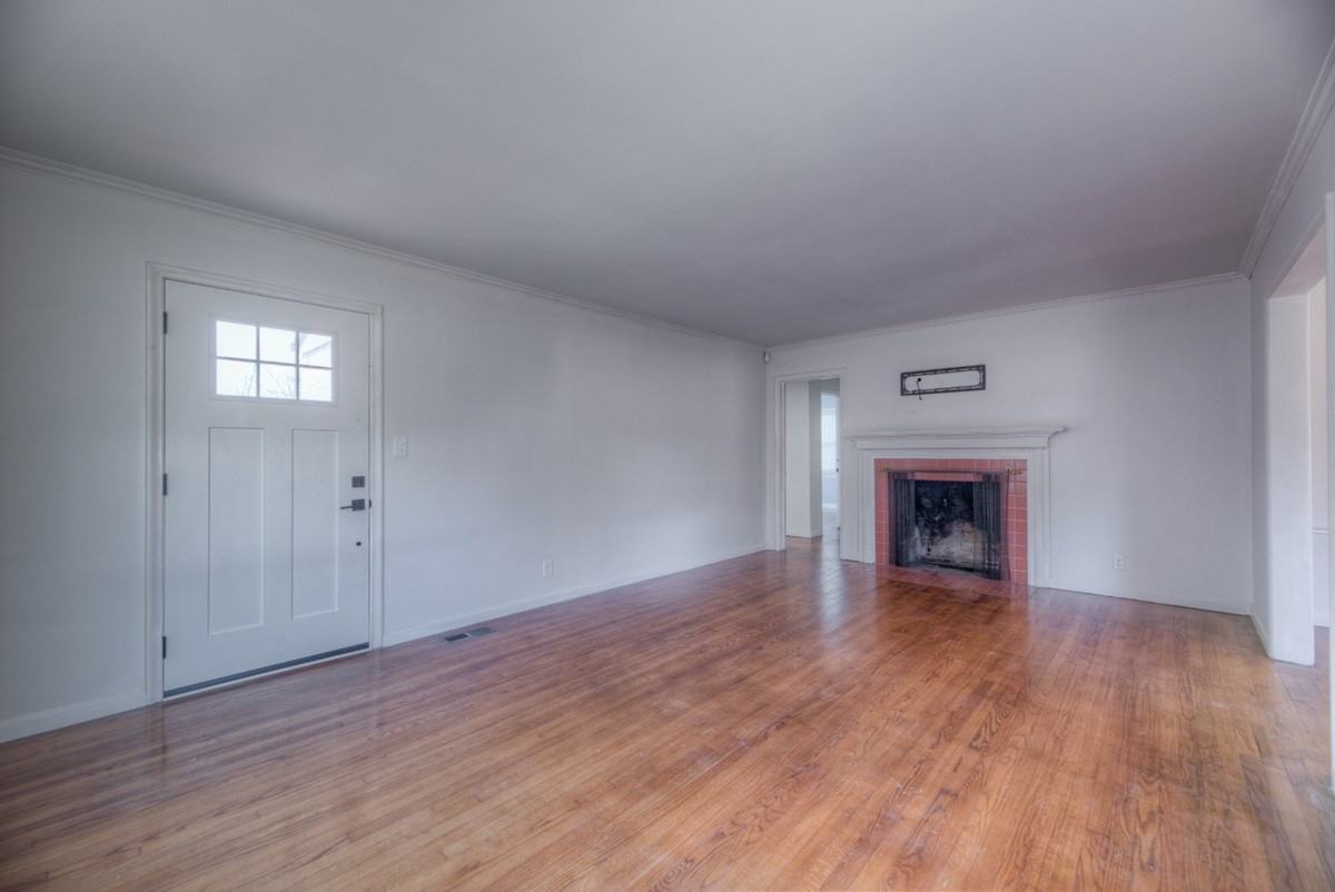 1223 E 31st St #1 - Photo 6 of 25