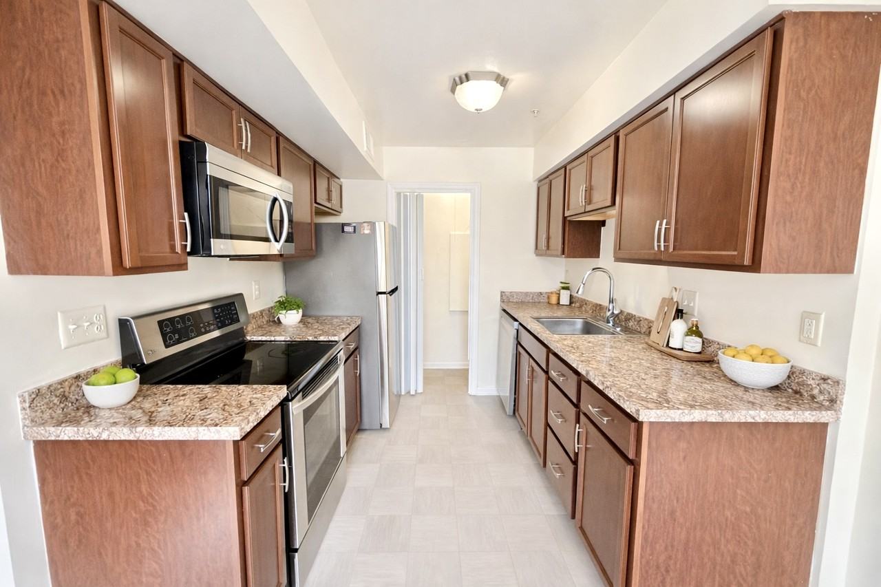 14905 Cleese Ct #E - Photo 3 of 11