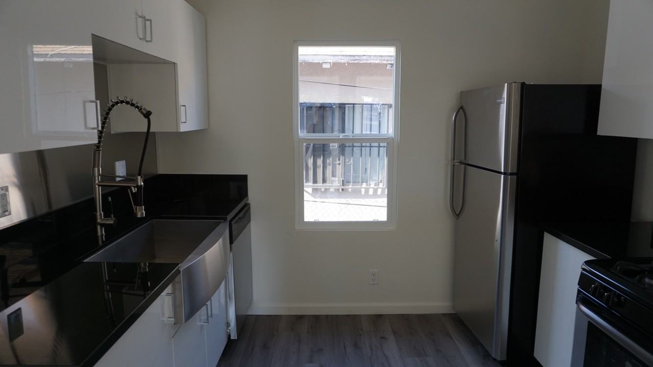 1751 Kent St #1755KENT - Photo 6 of 20