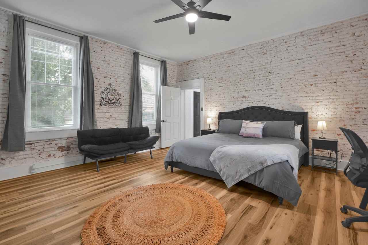 521 E Water St #4 - Photo 7 of 20