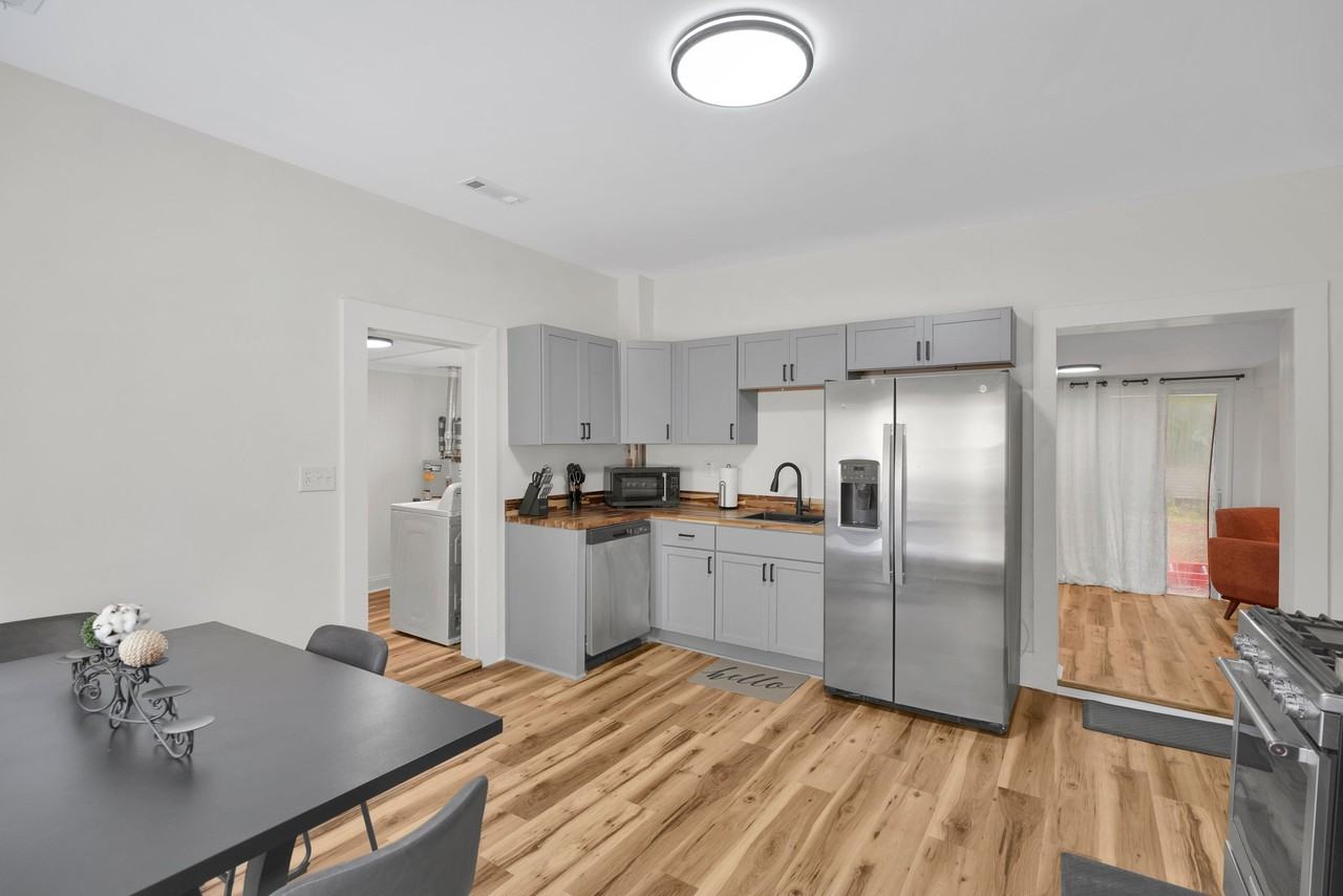 521 E Water St #4 - Photo 5 of 20