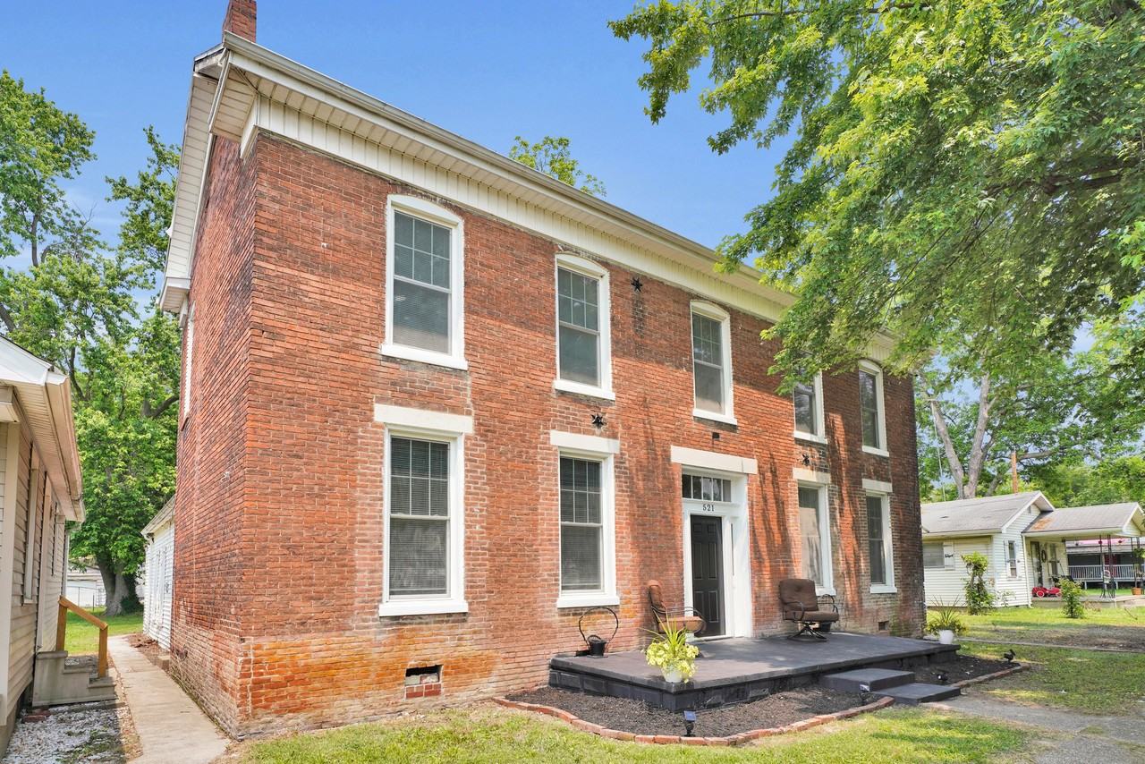 521 E Water St #4 - Photo 2 of 20