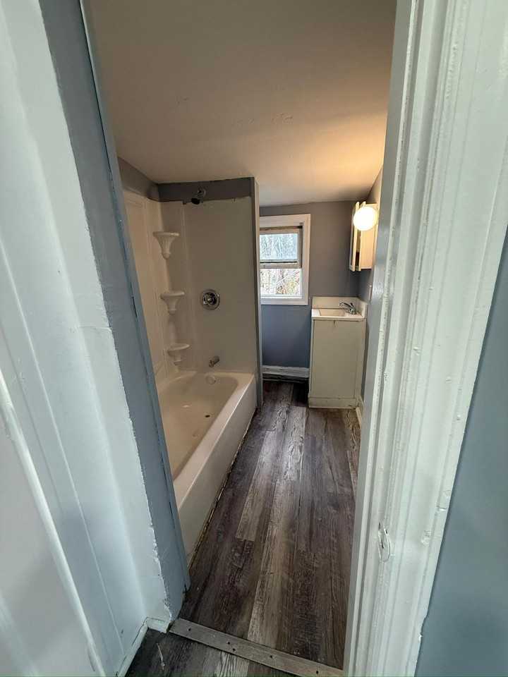 230 Fisher Ave #NA - Photo 6 of 8