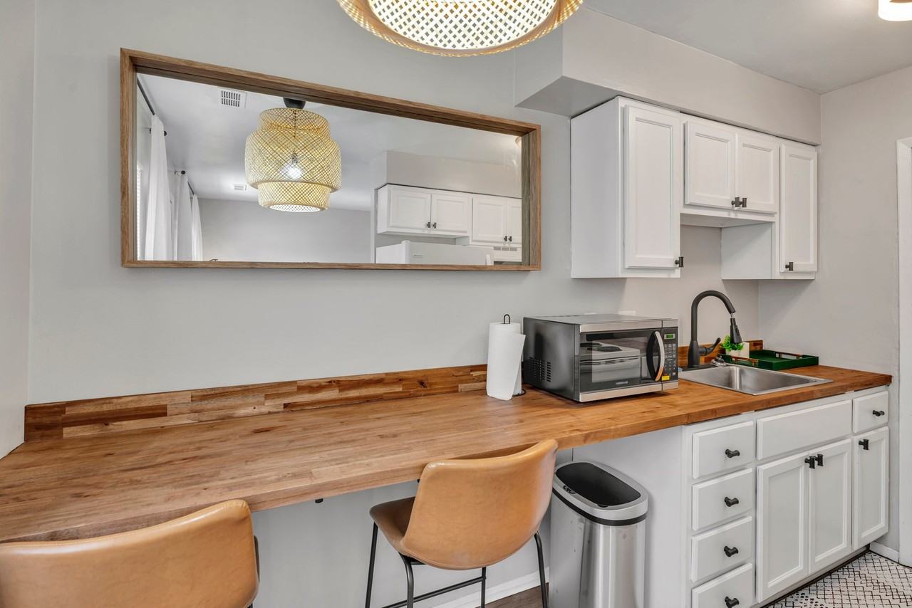 605 W Michigan St #6 - Photo 5 of 12