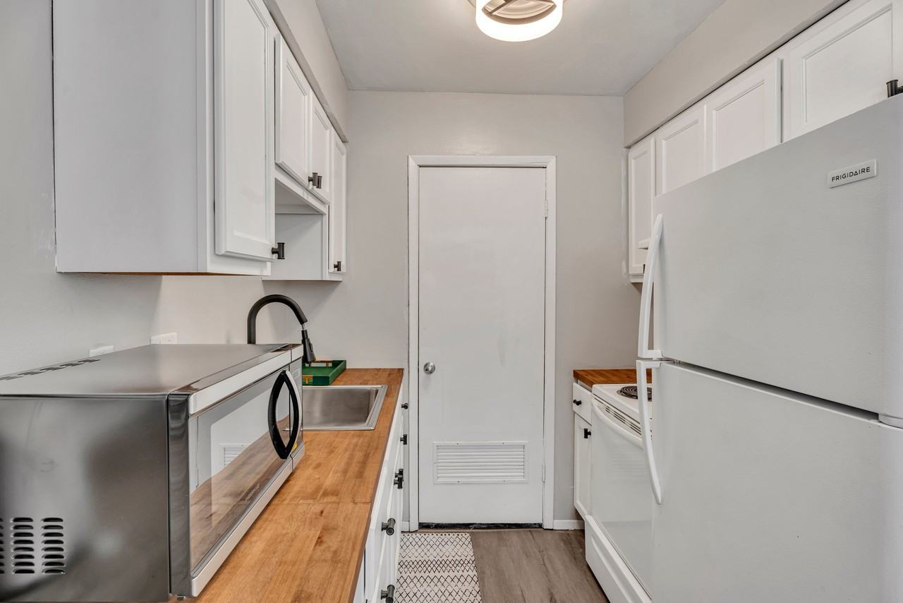 605 W Michigan St #6 - Photo 7 of 12