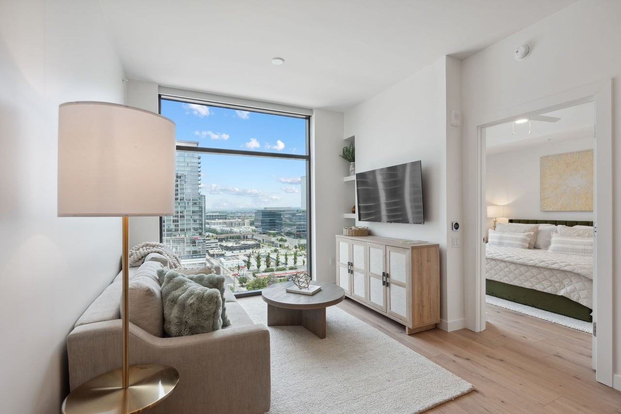 1212 Demonbreun St #1211