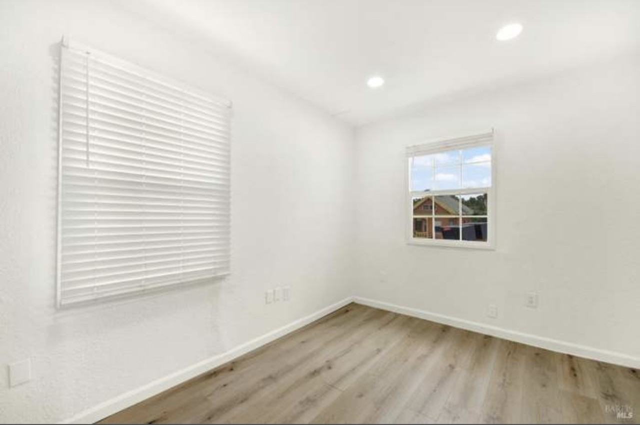 324 Ohio St #A - Photo 4 of 17