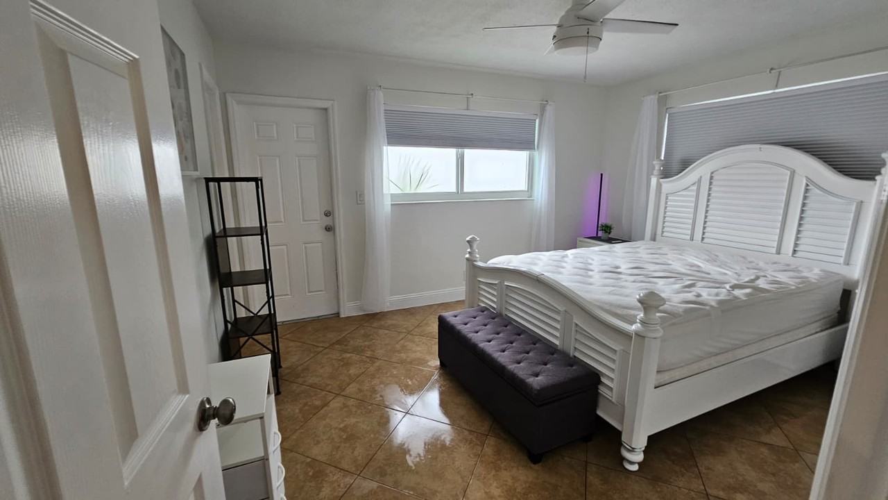 2756 Ne 32nd St #2 - Photo 5 of 13