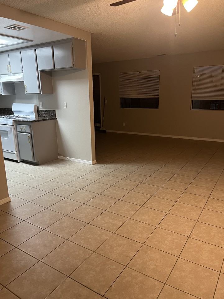 5542 Orange Ave - Photo 5 of 7