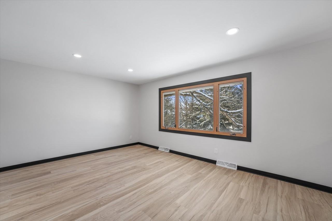 666 Hearne Ct - Photo 3 of 26