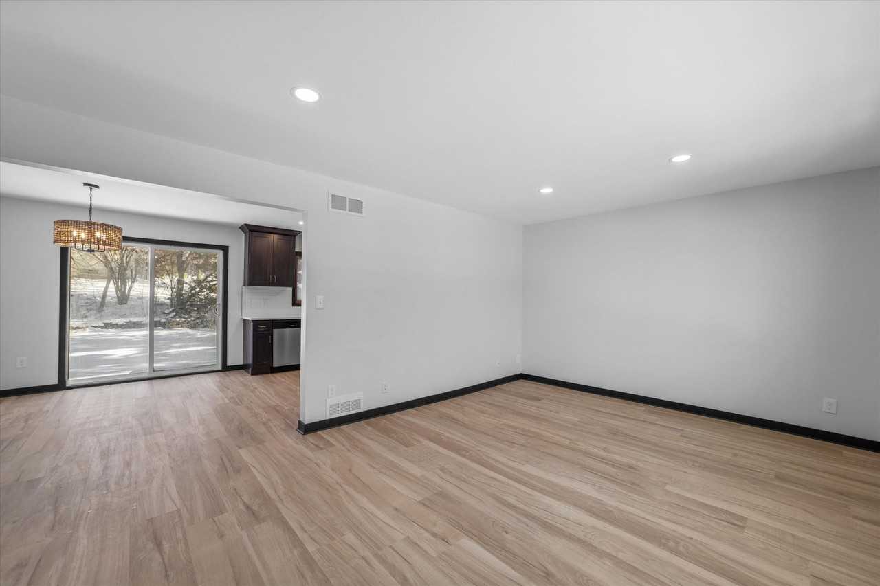 666 Hearne Ct - Photo 4 of 26