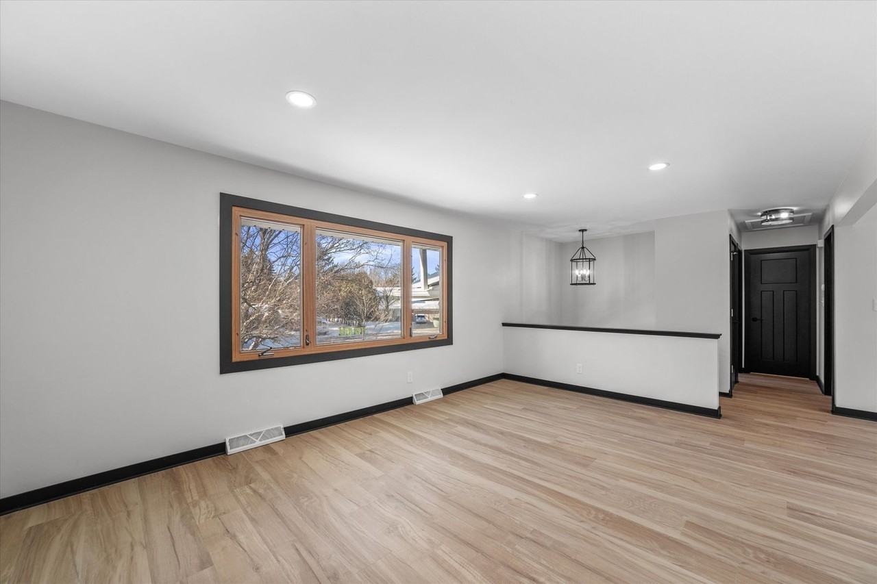 666 Hearne Ct - Photo 5 of 26