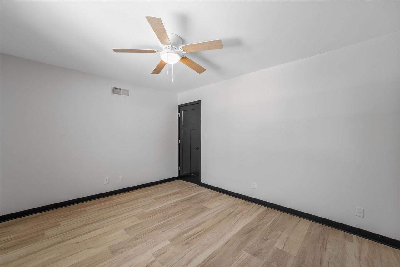 666 Hearne Ct - Photo 6 of 26