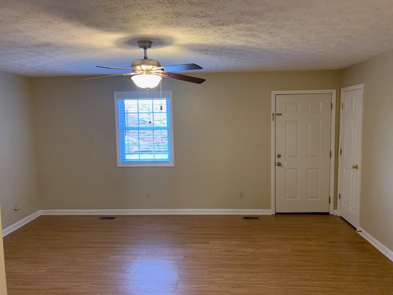 640 McCLUNGUNIT-B #B - Photo 3 of 12